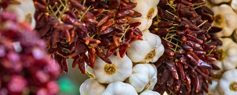 Ajo y especias en el Mercado Central de Budapest