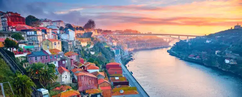 Vista Panorámica de Oporto al atardecer
